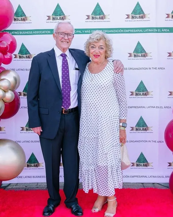 A couple on the red carpet